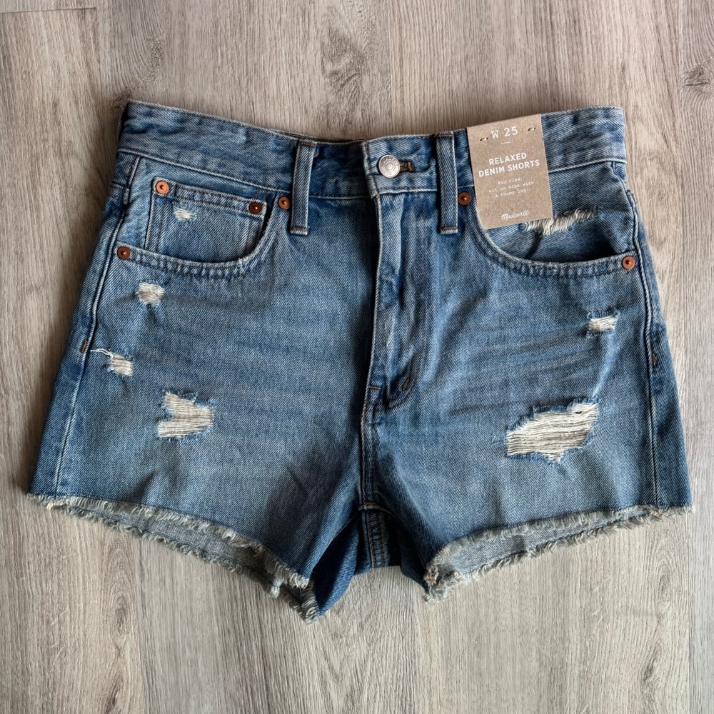 Madewell Relaxed Denim Shorts Medium Blue Wash Distressed Style Frayed Hem Sz 25